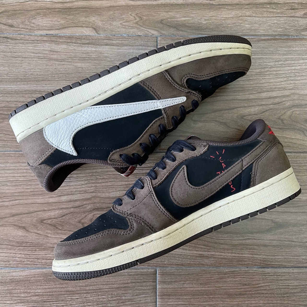 Jordan 1 Retro Low OG SP Travis Scott Mocha Size 8.5